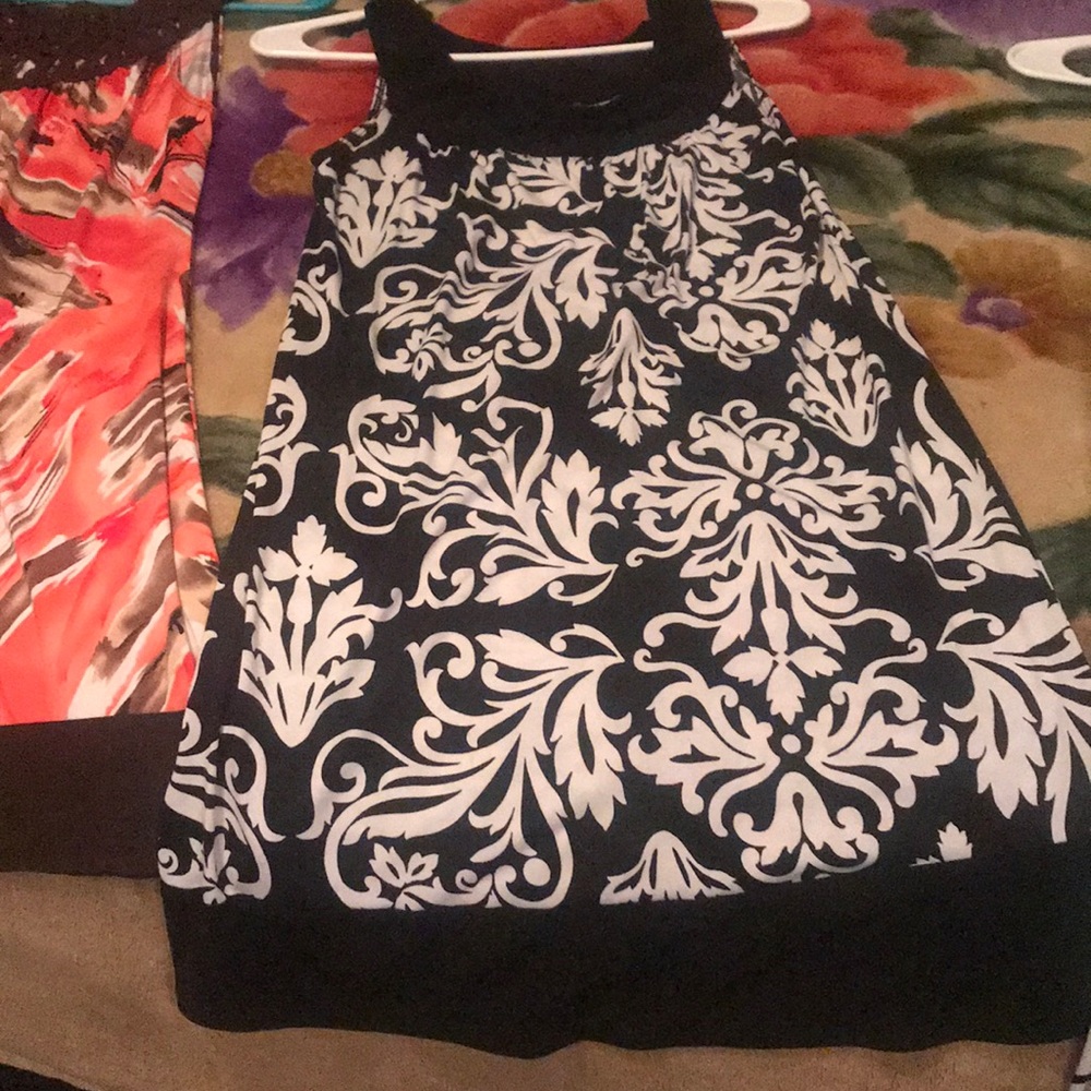 3 dresses - Picture 3 of 4